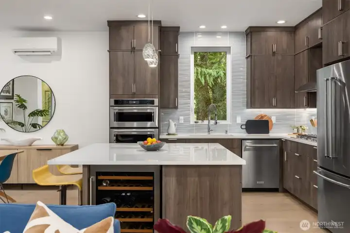 Seamless flow and layout.