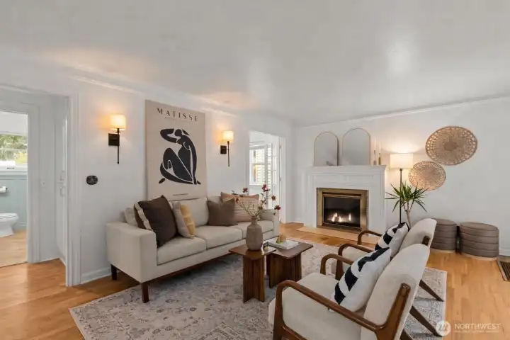 Gas-burning fireplace.