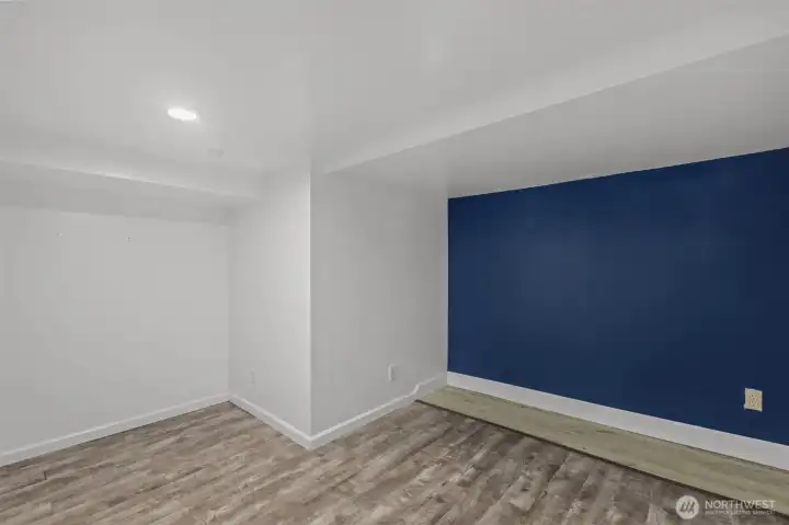 Bonus room - perfect for a gym or office!
