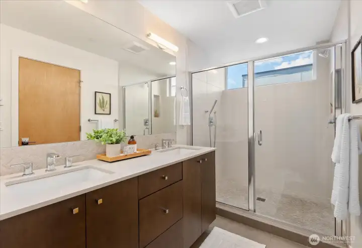 Primary Bathroom w/double sinks