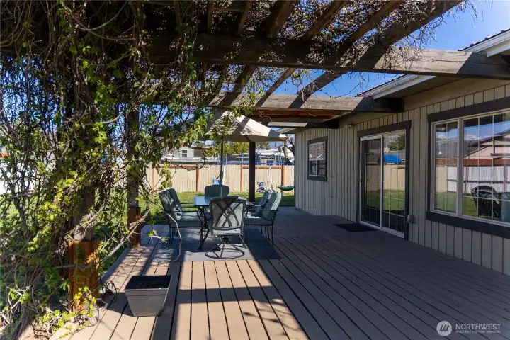 Back deck with pergola