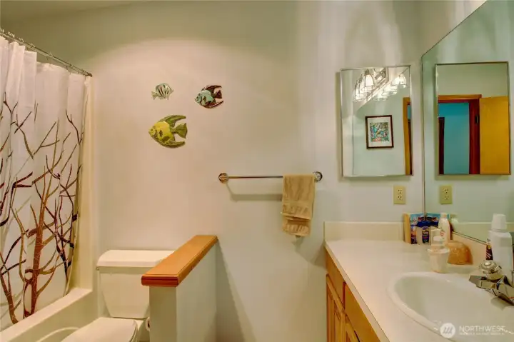 2nd Bathroom