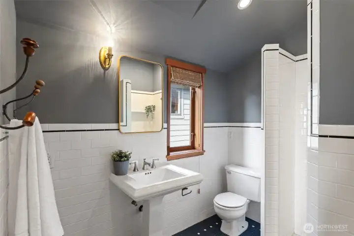 3/4 bathroom (upper level 3) 3/4 bathroom (upper level 3)