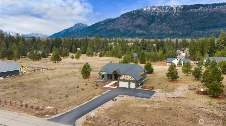 Private luxury mountain retreat on 3 usable acres surrounded by panoramic Cle Elum views. Private luxury mountain retreat on 3 usable acres surrounded by panoramic Cle Elum views.