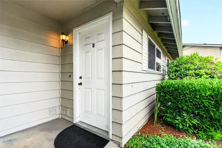 A covered entry makes for comfort even in the rain.
