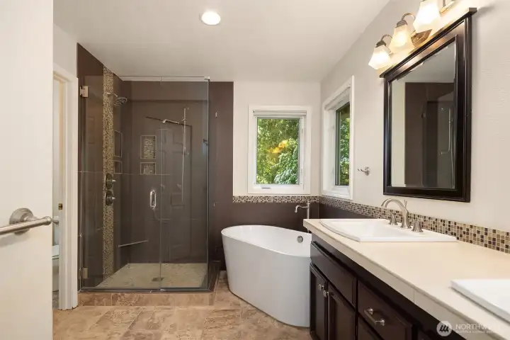Primary en suite bathroom Primary en suite bathroom