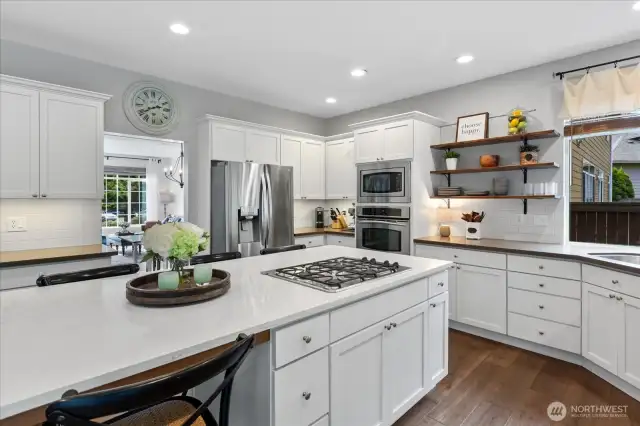 Baking, Breakfast, Buffets....they are all make easy here on this island. Gas cooktop and brand new Bosch Dishwasher makes clean up a (silent) breeze!
