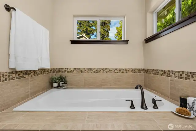Primary suite soaking tub.