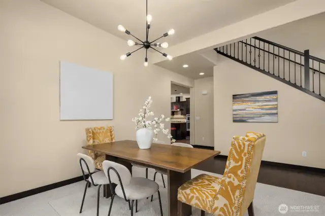 Spacious formal dining room with nearly 10-foot ceilings.