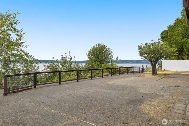 Plenty of space to relax & entertain