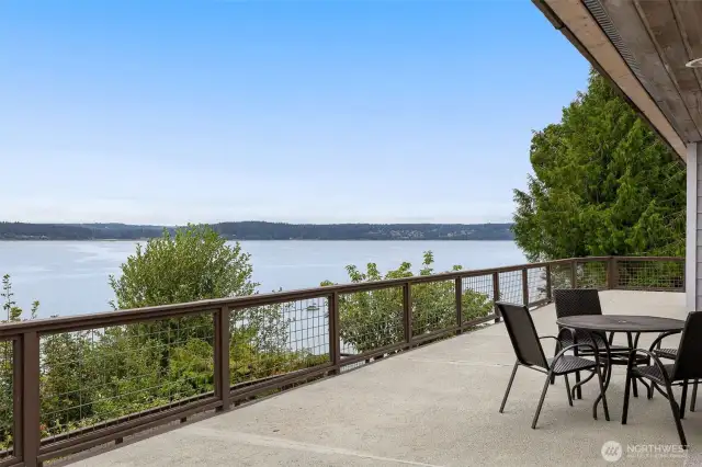 Enjoy 180-degree views