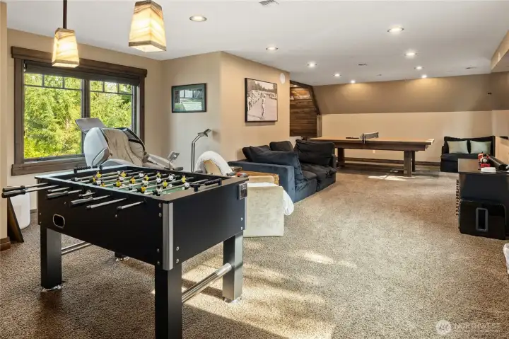 Oversized bonus room