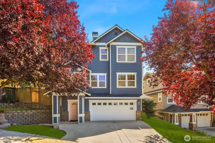 Craftsman-style home in the lovely Camberly neighborhood adjacent to Forest Park.