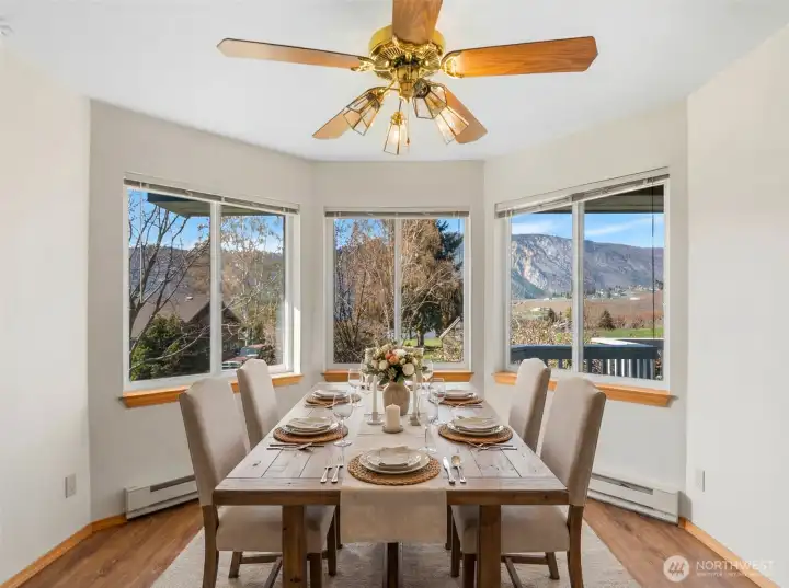 Dining area - virtual staging