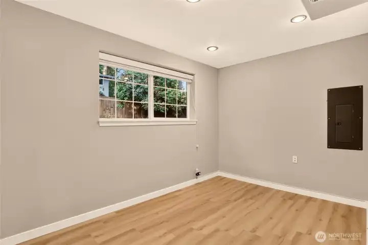 bonus/ den/ office in lower level