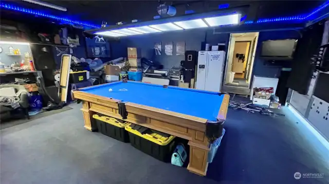 Garage/Mancave