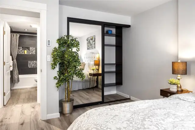 Custom closet organization system