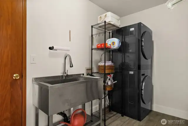 Laundry/Mudroom off garage
