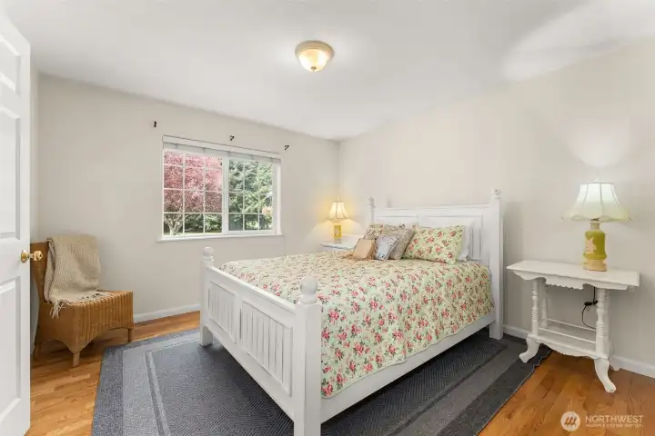 Bright and refreshing guest bedroom