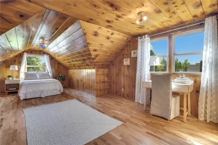 Like your are in a cabin! 4th bedroom