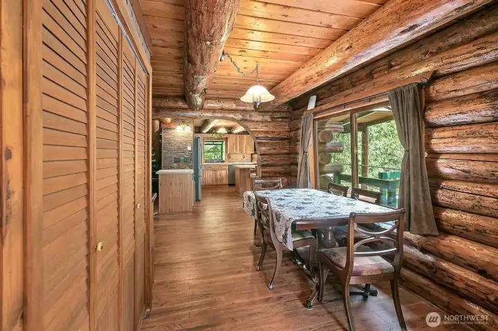 Dinning area with open access to kitchen. Dinning area with open access to kitchen.
