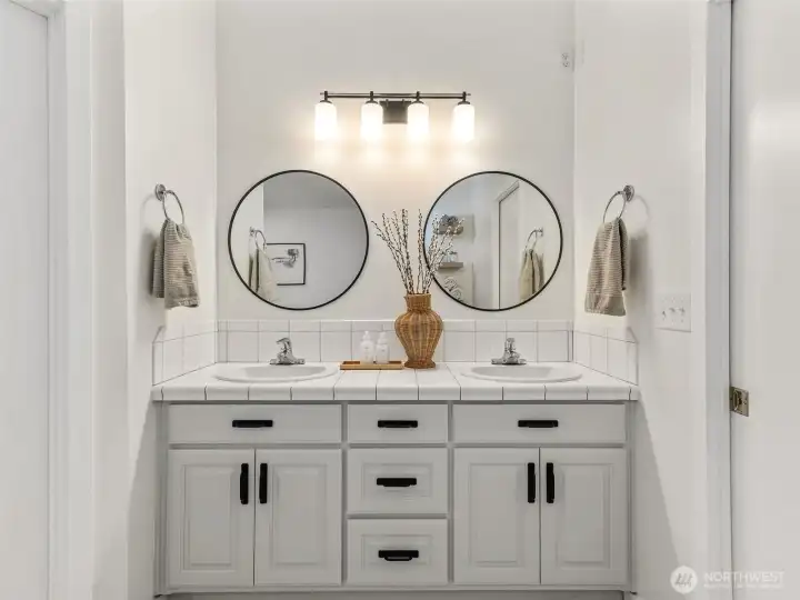 Dual sinks Dual sinks