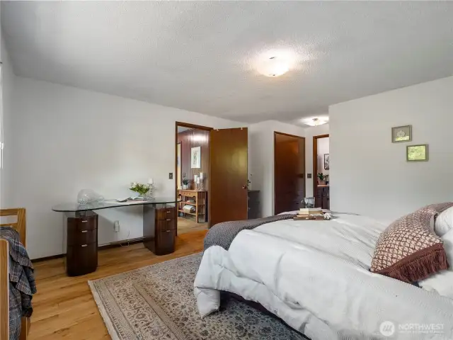 Lots of room in the primary bedroom