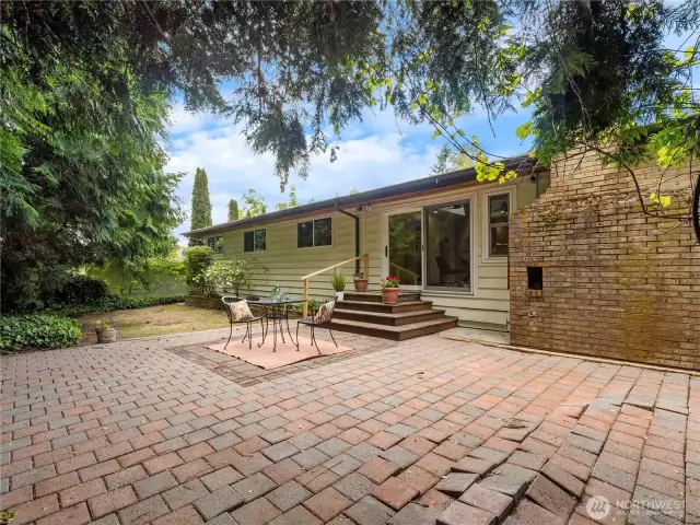 direct access from the kitchen to the back yard make it easy to entertain.