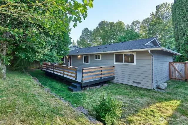 Roof was replaced in 2018 & warranty transfers with the sale