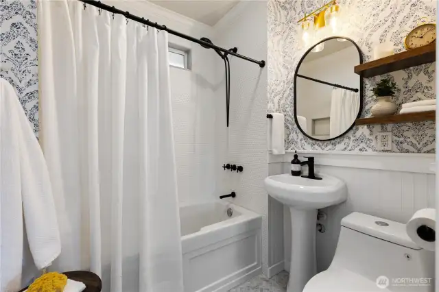 Fully remodeled bathroom with high-end finishes