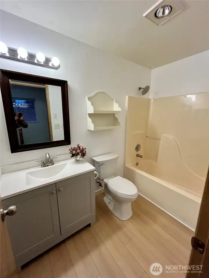Full bath in each bedroom