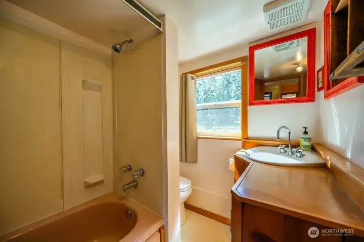 Full bathroom of main house