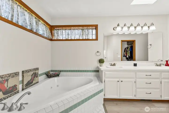 Relax in the Jetted Jacuzzi Tub