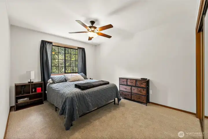 2nd bedroom