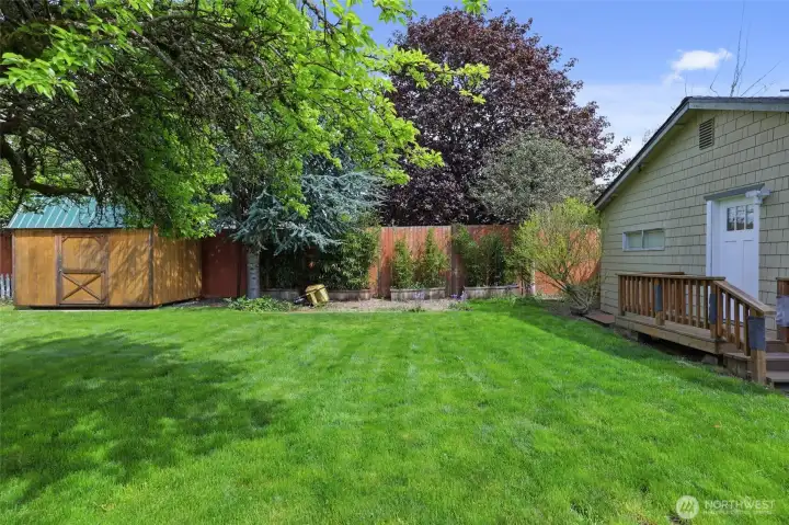Large storage/garden shed.