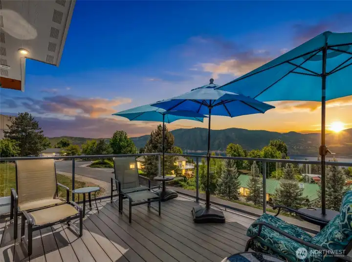 Relax and enjoy incredible views Relax and enjoy incredible views