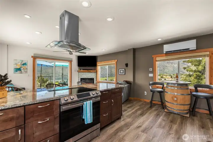 Hardwood cabinets with pullouts Hardwood cabinets with pullouts
