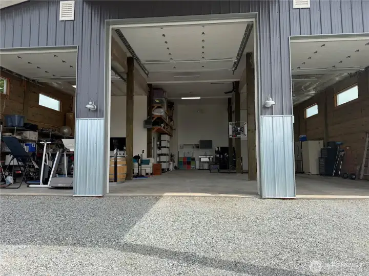 3 oversized bay doors 3 oversized bay doors