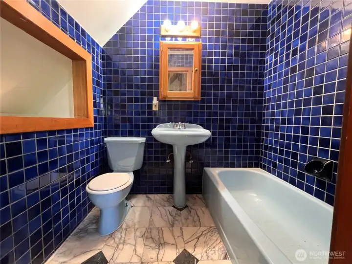 Upper Bathroom Upper Bathroom