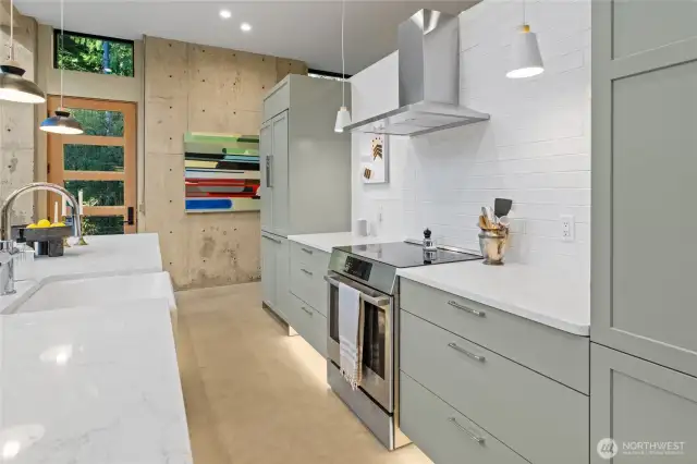 Sophisticatedly designed kitchen
