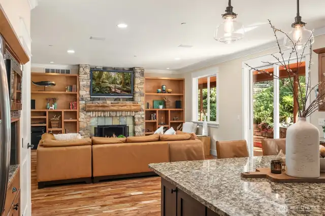 Acacia hardwoods add warmth & beauty.