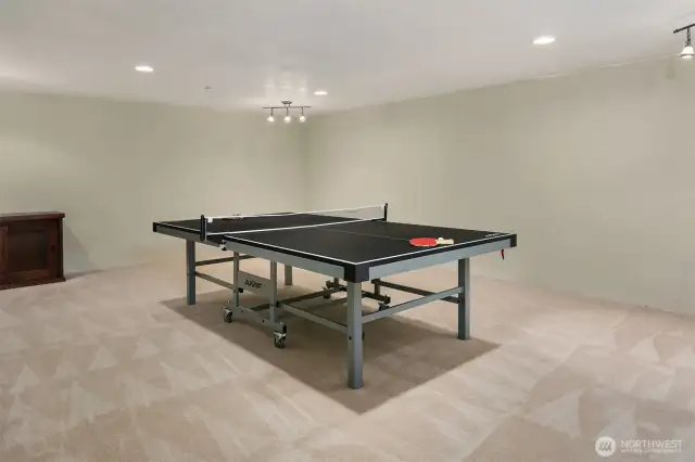 Bonus/game room above the garage would also be great for guests or a workout space.