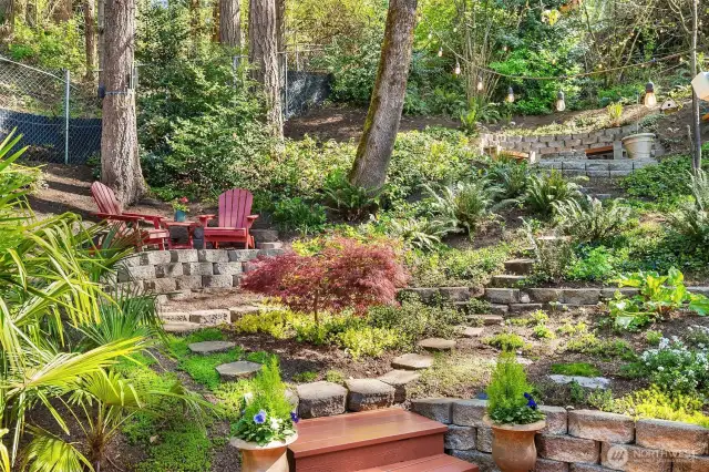 Meander through pathways to secluded seating nooks.