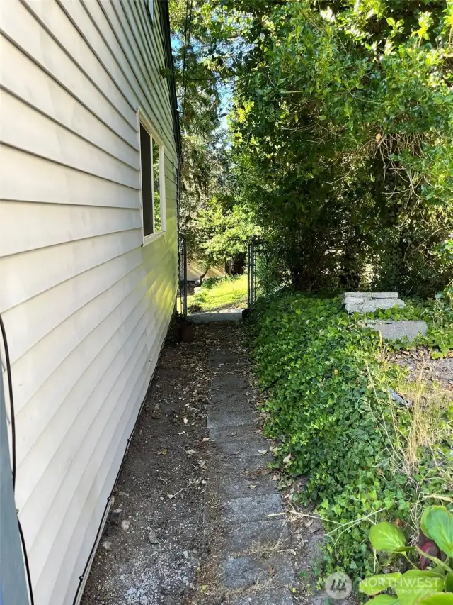 Path access to backyard.