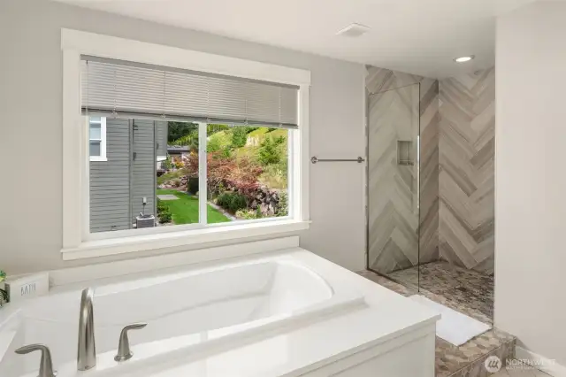 Upper level main suite bathroom