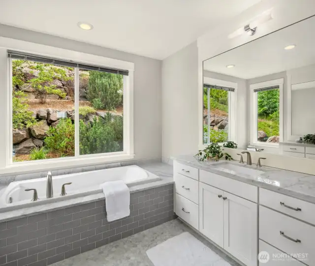 2nd main suite bathroom