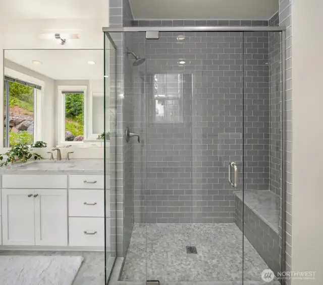 2nd main suite bathroom