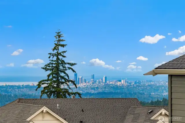 Magnificent views over Newcastle, Bellevue, and Seattle