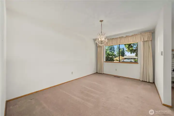 Formal dining room without virtual staging.