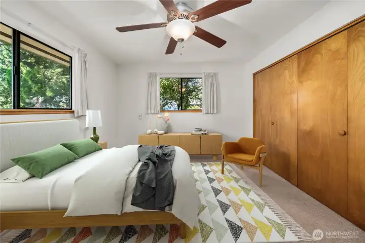 Large corner primary bedroom (virtually staged)